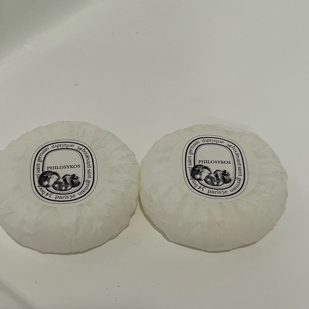 Diptyque Philosykos soap. Set of 2.